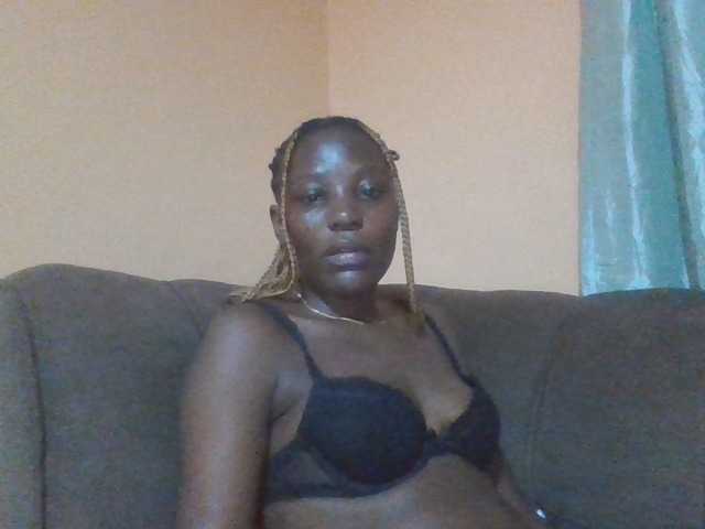 Dimplelaydy live cam on BongaCams