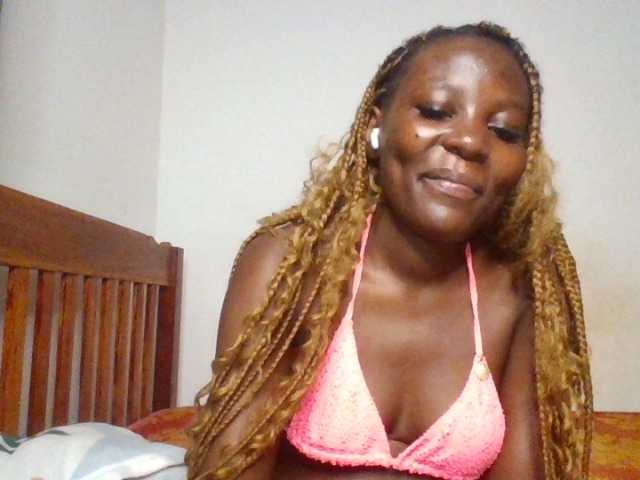 Dimplelaydy live cam on BongaCams