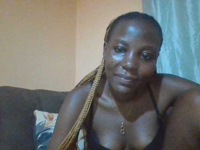 Dimplelaydy live cam on BongaCams