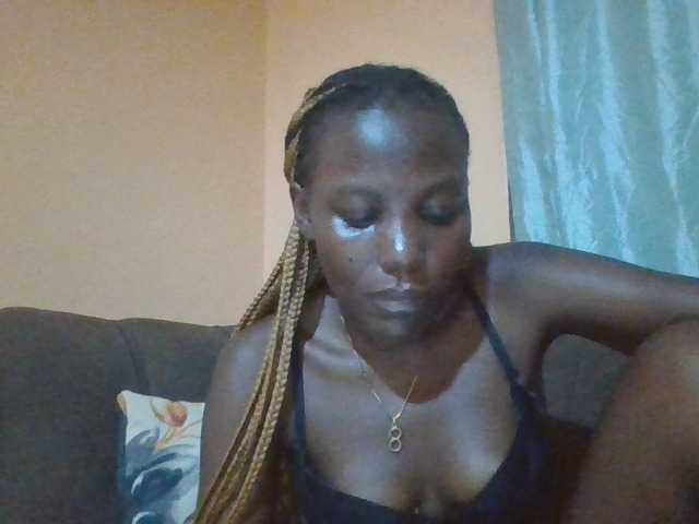 Dimplelaydy live cam preview