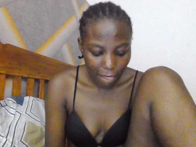 Dimplelaydy live cam on BongaCams