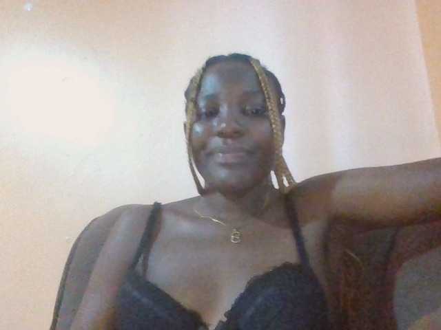 Dimplelaydy live cam on BongaCams