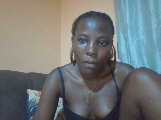 Dimplelaydy live cam on BongaCams