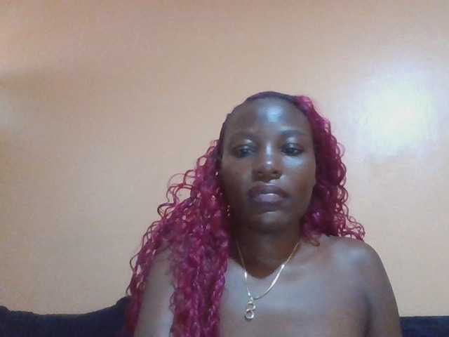 Dimplelaydy live cam on BongaCams
