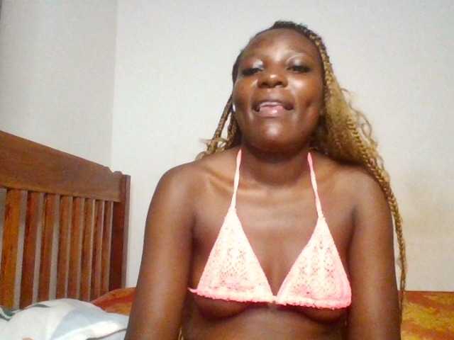 Dimplelaydy live cam on BongaCams