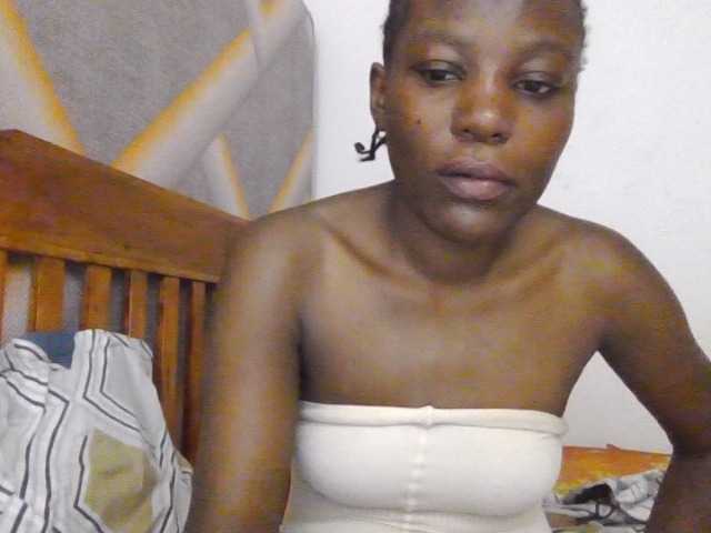 Dimplelaydy live cam on BongaCams