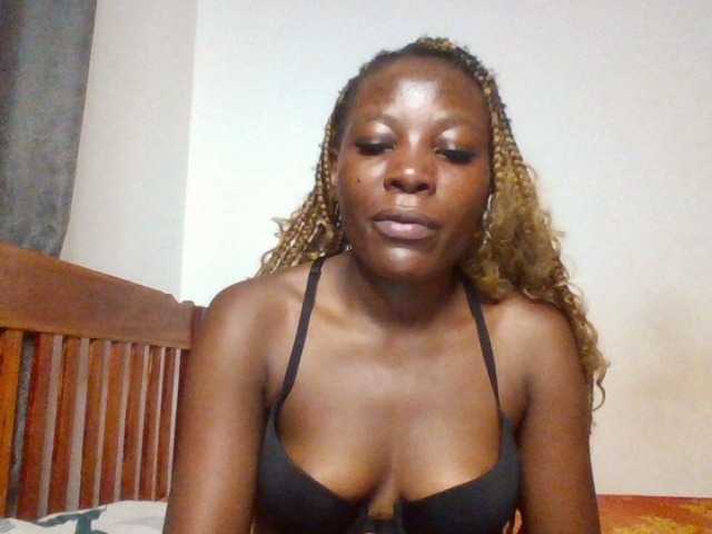 Dimplelaydy live cam on BongaCams