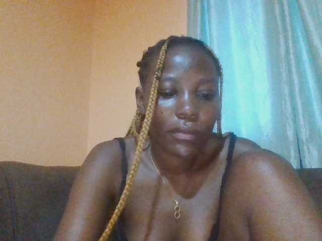 Dimplelaydy live cam on BongaCams