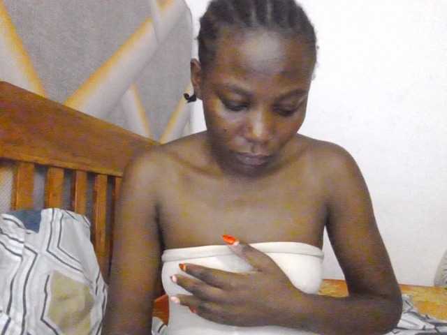 Dimplelaydy live cam on BongaCams