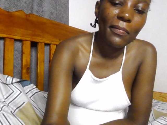Dimplelaydy live cam on BongaCams
