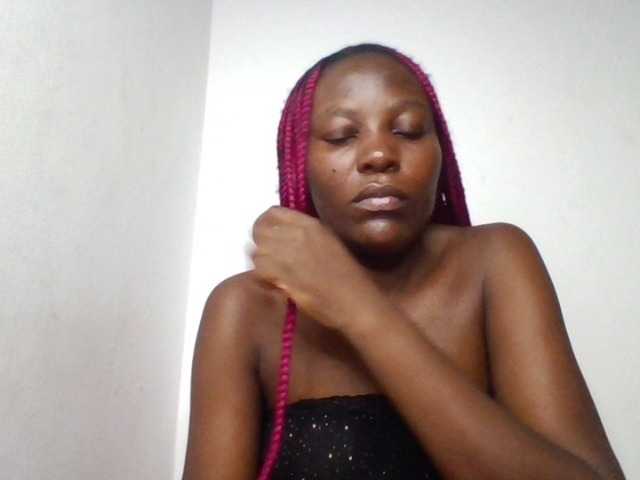 Dimplelaydy live cam on BongaCams