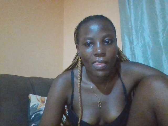 Dimplelaydy live cam on BongaCams