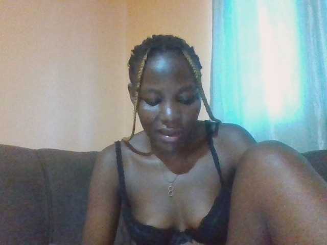 Dimplelaydy live cam on BongaCams