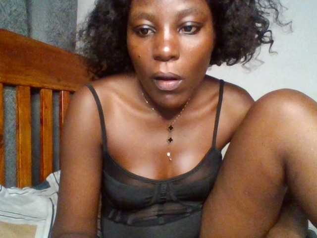 Dimplelaydy live cam on BongaCams