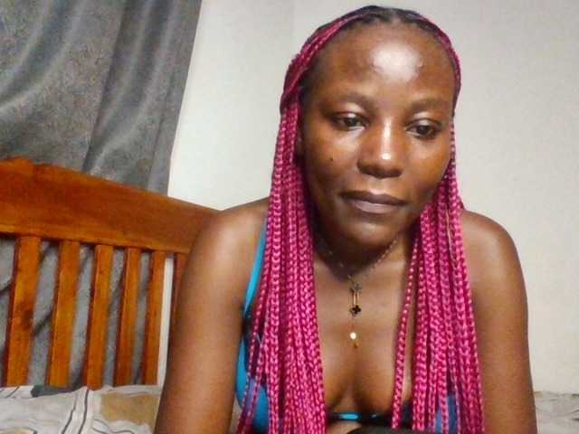 Dimplelaydy live cam on BongaCams