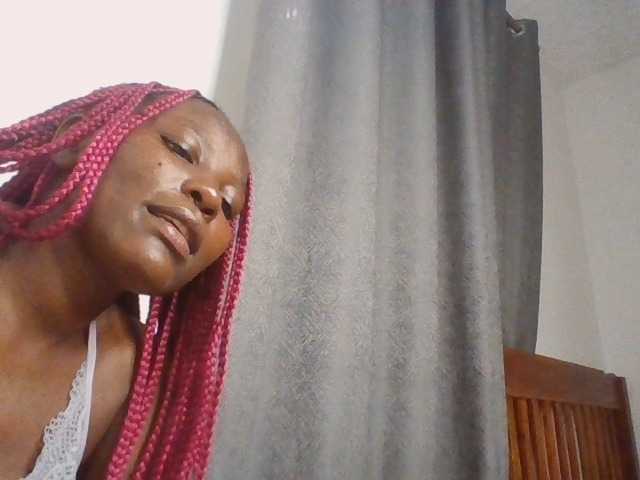 Dimplelaydy live cam on BongaCams
