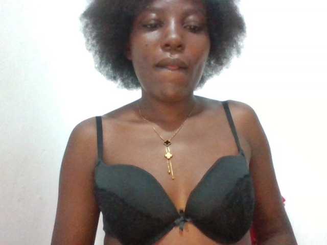 Dimplelaydy live cam on BongaCams