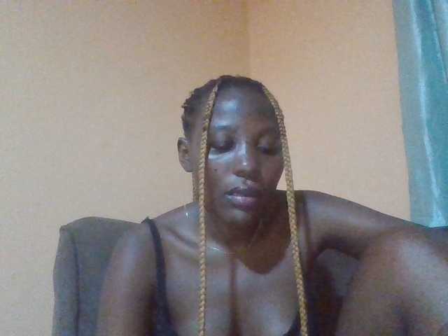 Dimplelaydy live cam on BongaCams
