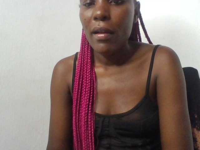 Dimplelaydy live cam on BongaCams