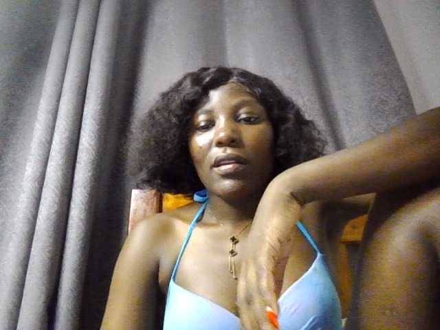 Dimplelaydy live cam on BongaCams