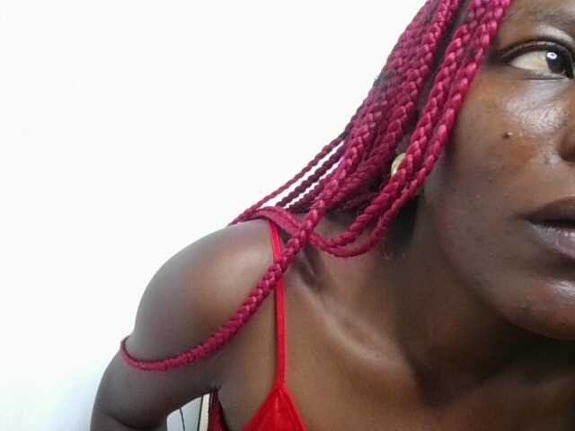 Dimplelaydy live cam on BongaCams