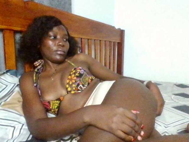 Dimplelaydy live cam on BongaCams