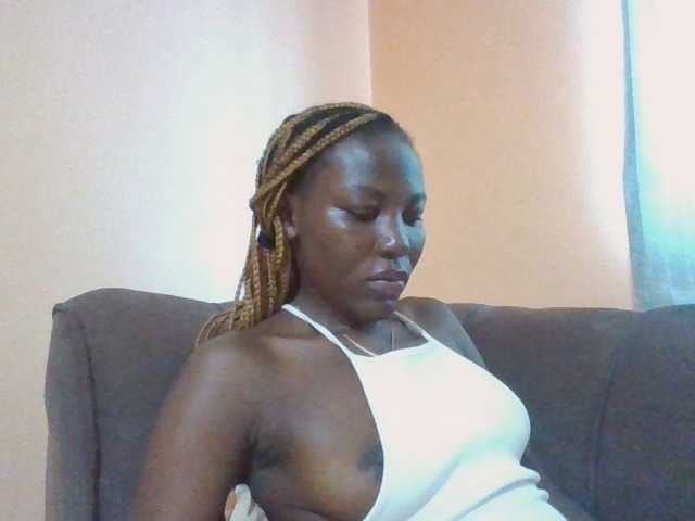 Dimplelaydy live cam on BongaCams