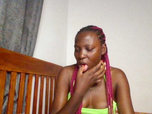 Dimplelaydy live cam on BongaCams