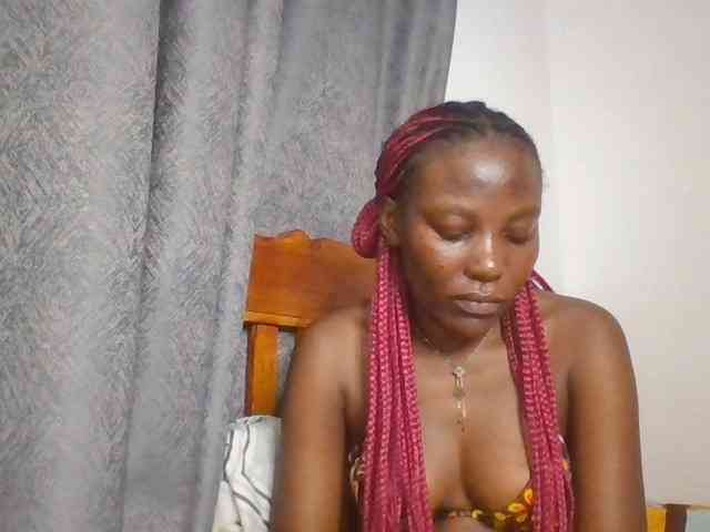 Model: Dimplelaydy