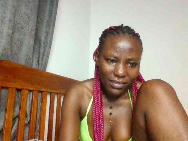 Model: Dimplelaydy
