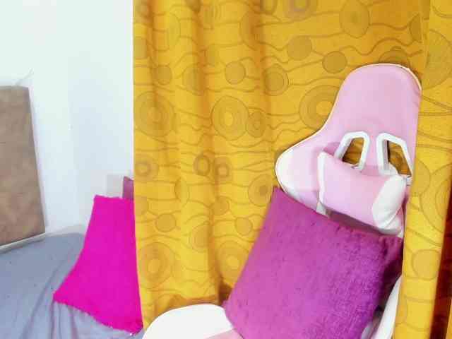 daniela-velvet Sex Cam Show