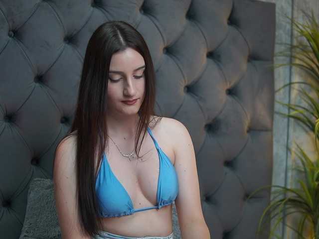 JadeYum live cam on BongaCams