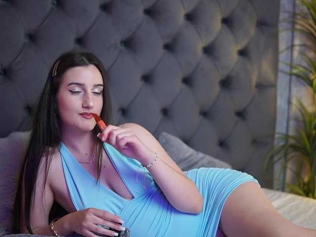 JadeYum live cam on BongaCams