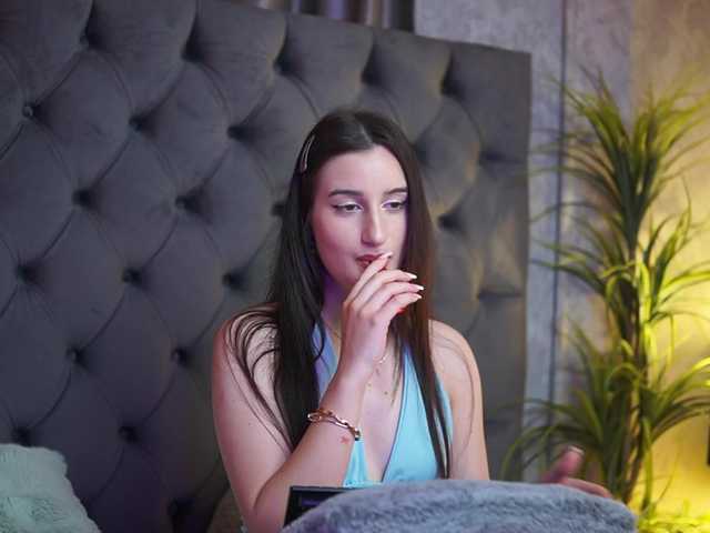 JadeYum live cam on BongaCams