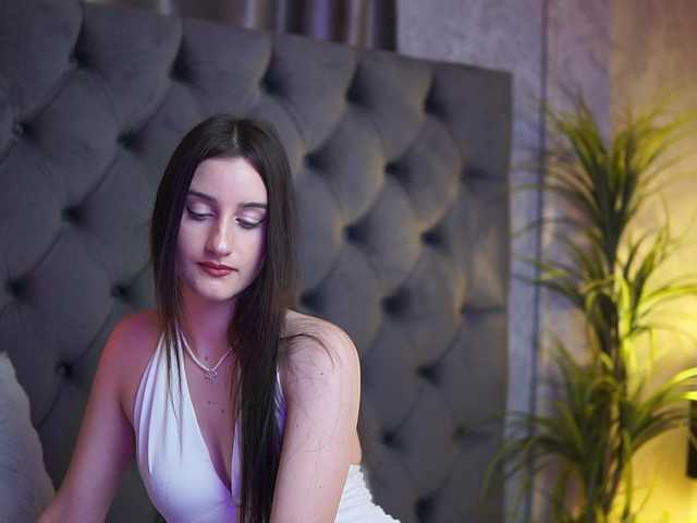 JadeYum live cam on BongaCams