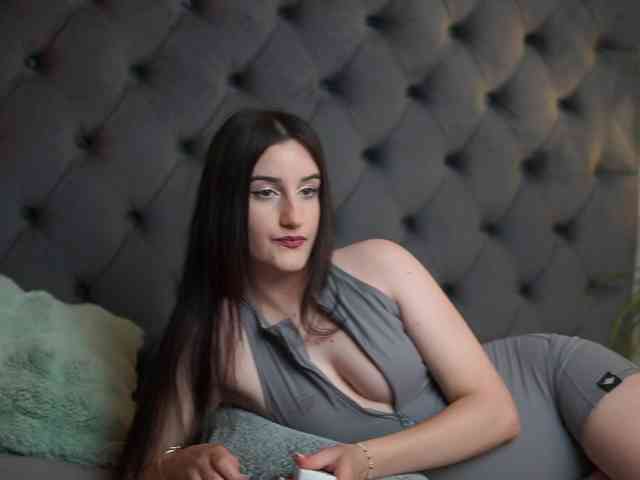 JadeYum Live Webcam on BongaCams