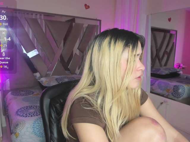 noa-cooper live cam on BongaCams
