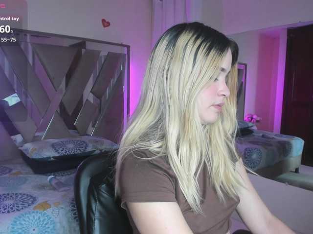 noa-cooper live cam on BongaCams
