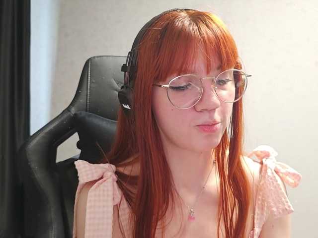 SesiliaNun live cam on BongaCams