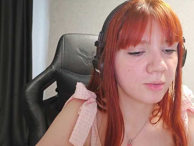 SesiliaNun live cam on BongaCams