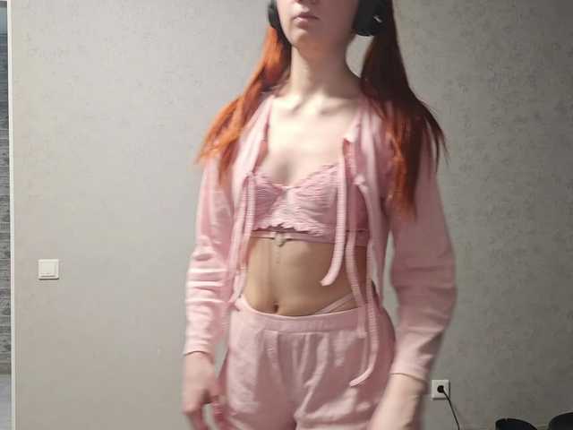 SesiliaNun live cam on BongaCams