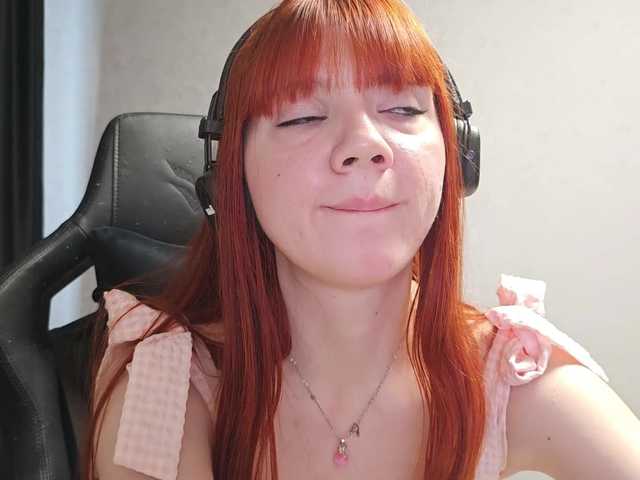 SesiliaNun live cam on BongaCams