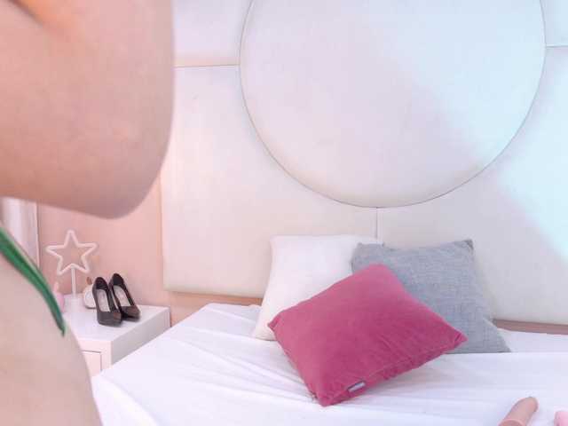 AradiaNocturne live cam on BongaCams