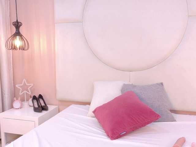 AradiaNocturne live cam on UnifiedCams
