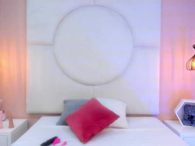AradiaNocturne live cam on UnifiedCams