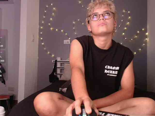MiaSinclair webcam