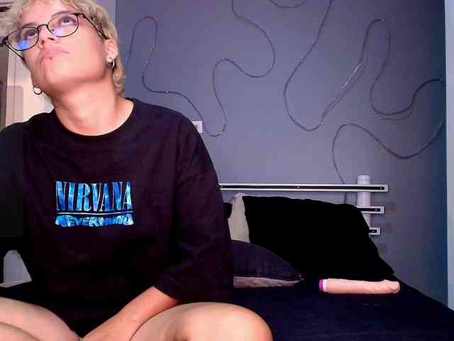 MiaSinclair webcam