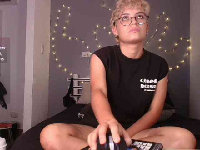 MiaSinclair webcam