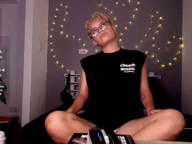 MiaSinclair webcam