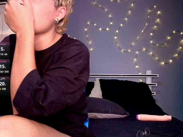 MiaSinclair webcam